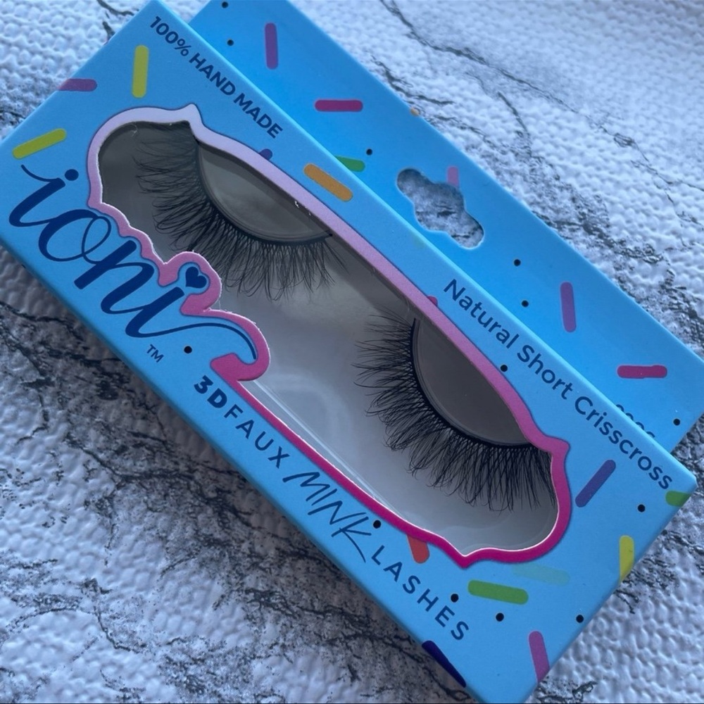 Ioni Lashes